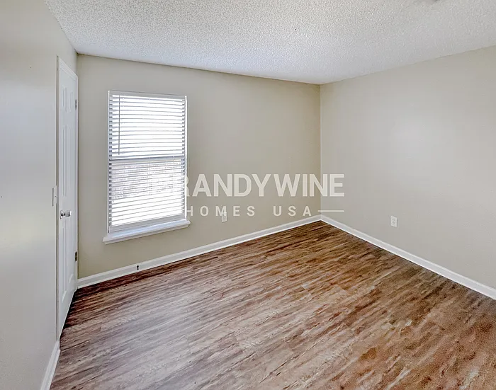 616 Pembridge Dr W — Photo 12