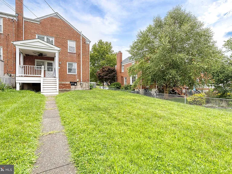 1517 Dellsway Rd — Photo 27