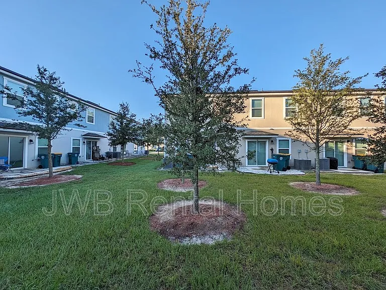 421 Aralia Ln — Photo 11