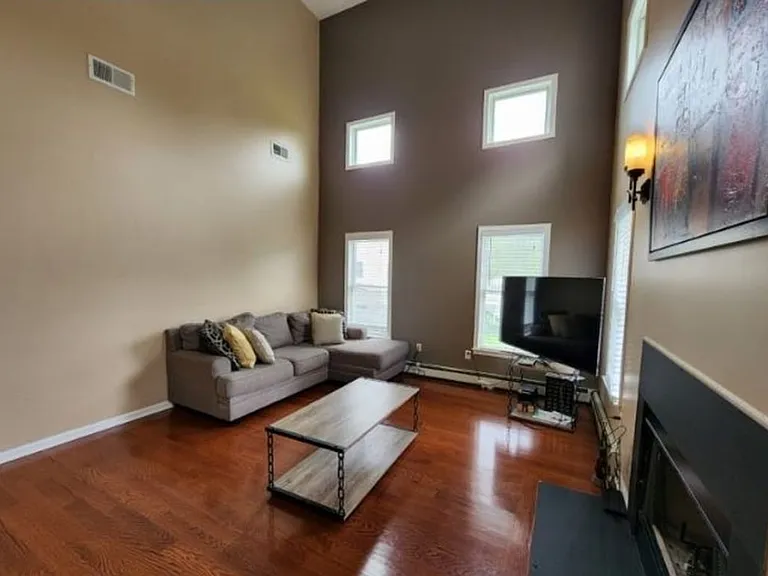23 Janelle Blvd — Photo 3