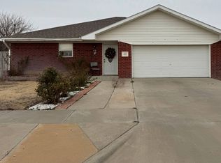 402 NE 26th St, Guymon, OK 73942