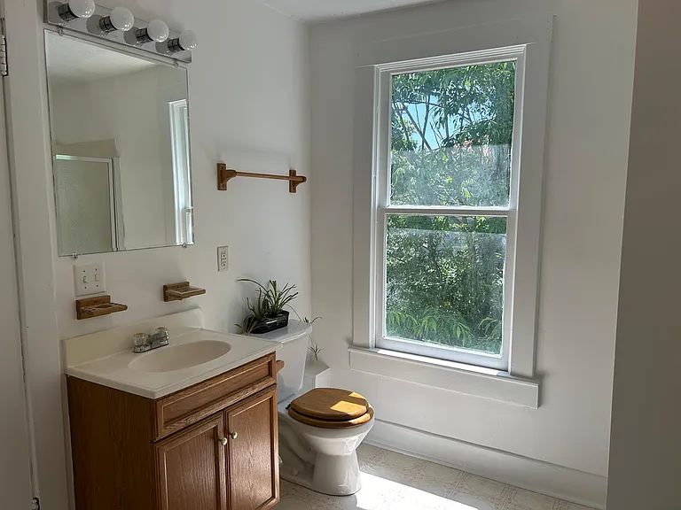 14 Purviance St — Photo 17