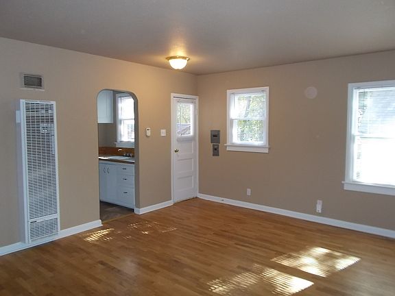3rd image of 1131 1/2 N 23rd St