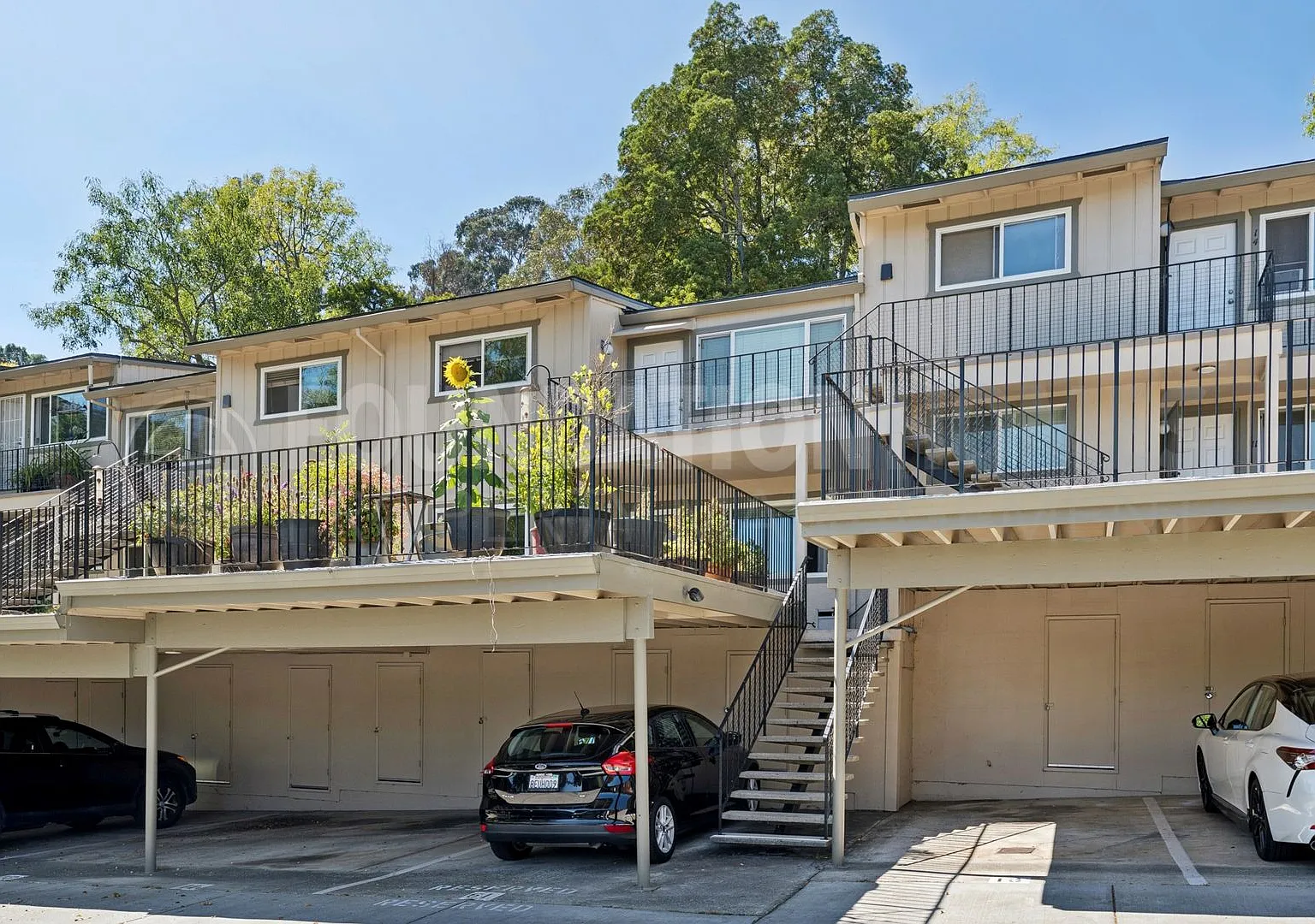 237 Picnic Ave — Photo 1