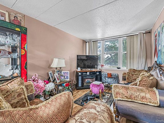 3rd image of 126 Sunset Boulevard #11126