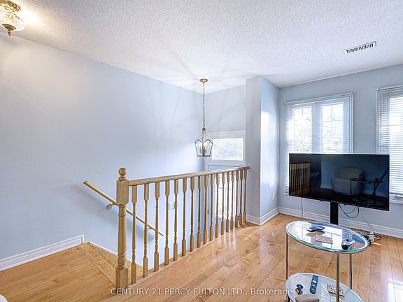 3rd image of 800 Dundas St W #17