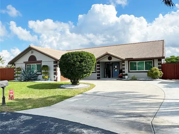 15500 Carriage Ct, Fort Lauderdale, FL 33331