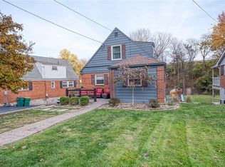 33 Barton Dr, Pittsburgh, PA 15221