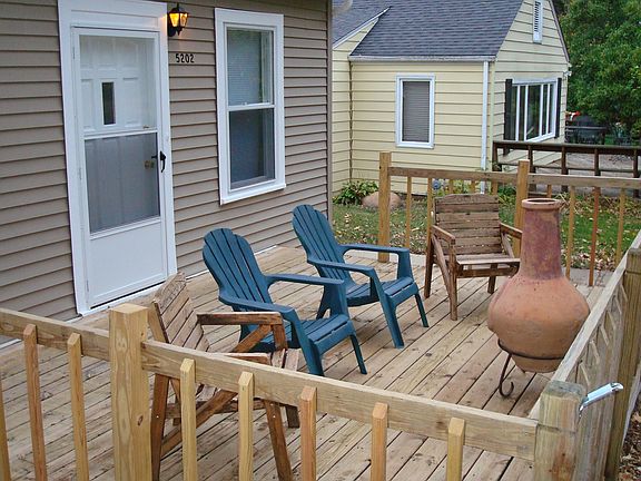 3rd image of 5202 Greenwood Pl