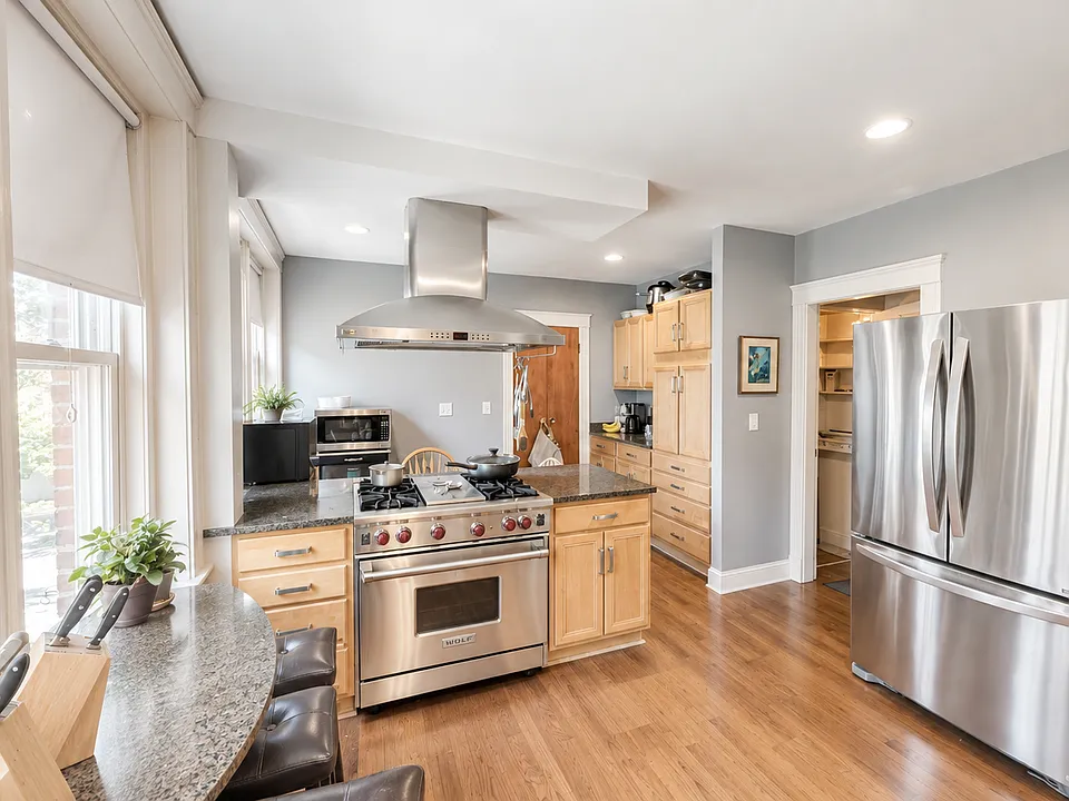 70 Winchester St #2