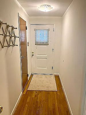 3rd image of 125 Dahlgren Pl #B1