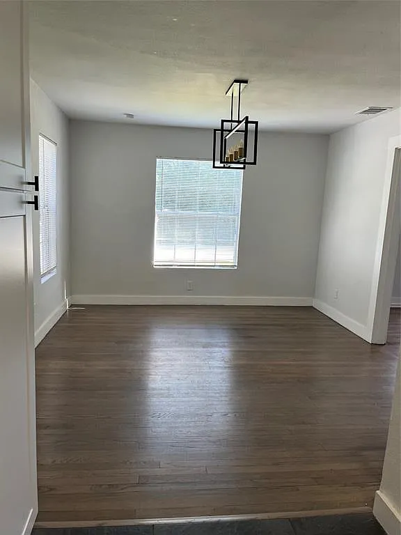 3 bed, 2.0 bath, 1456 sqft, $1,495 — Photo 2