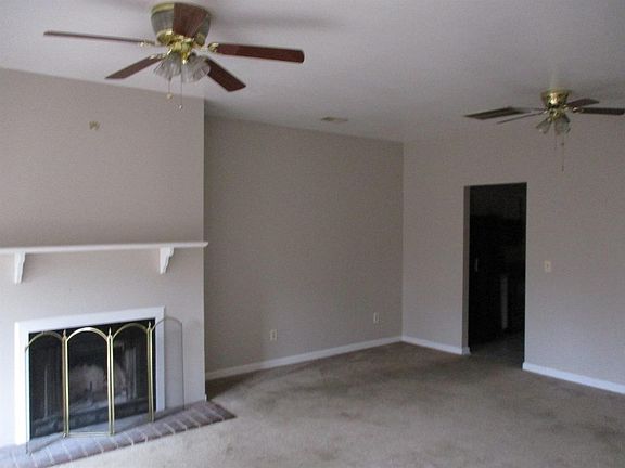 2nd image of 317 Bainbridge Dr APT P
