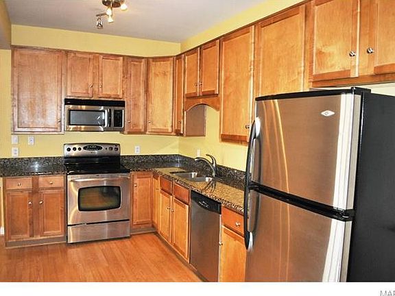 3rd image of 895 Forest Ave APT 302