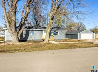 250 Dewey Ave, Chancellor, SD 57015