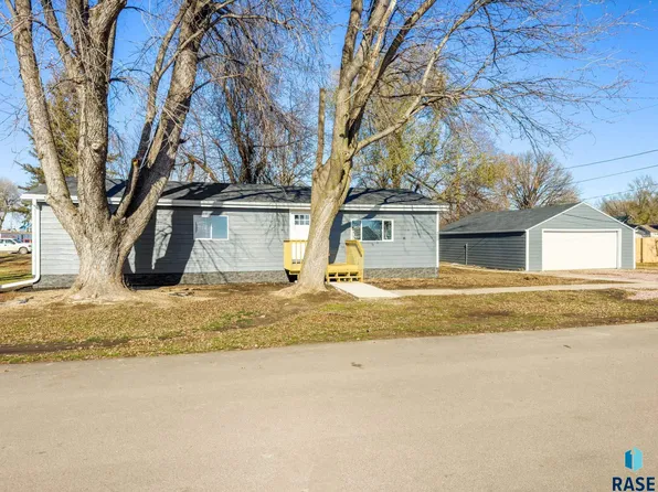 250 Dewey Ave, Chancellor, SD 57015