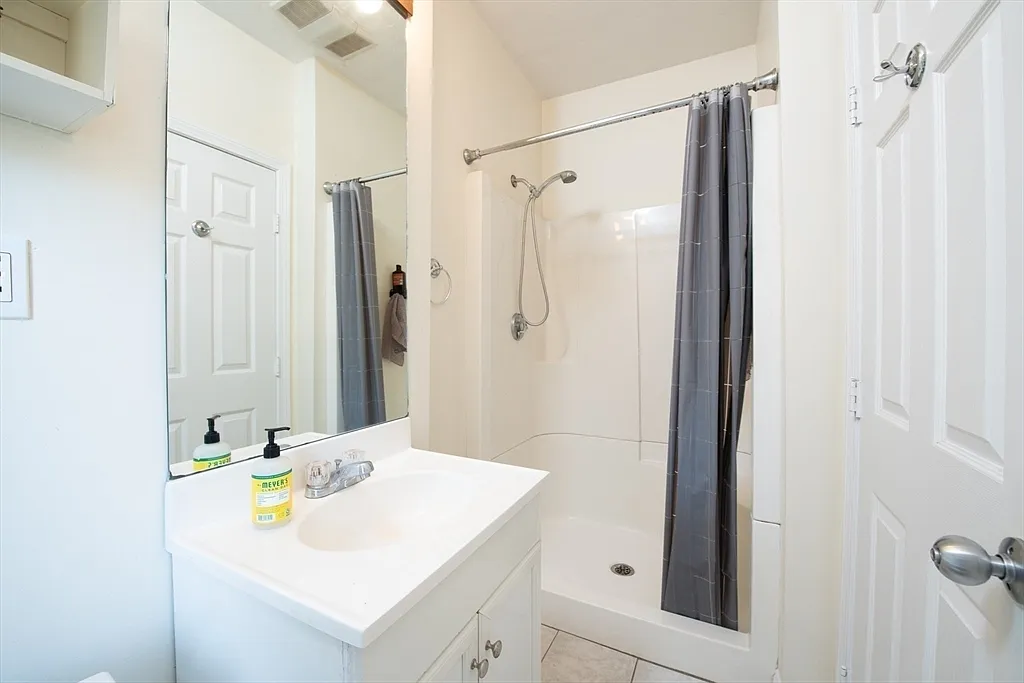 Studio, 331 sqft, $2,200 — Photo 1