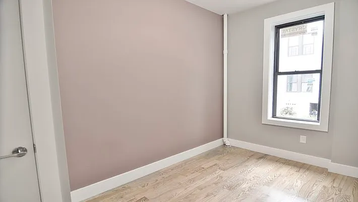 Rented by Park Property Advisors | media 14