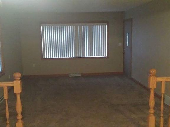 4th image of 1580 Earl Dr