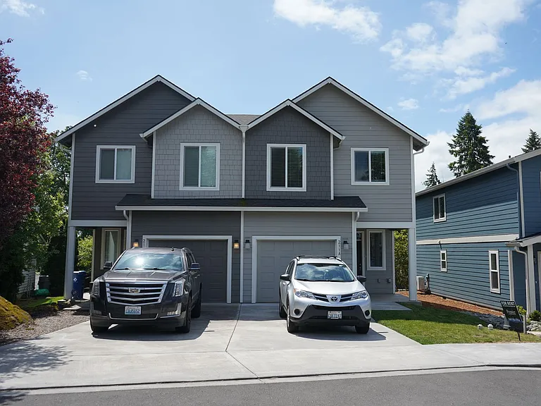 211 Cloverdale Rd #A — Photo 15