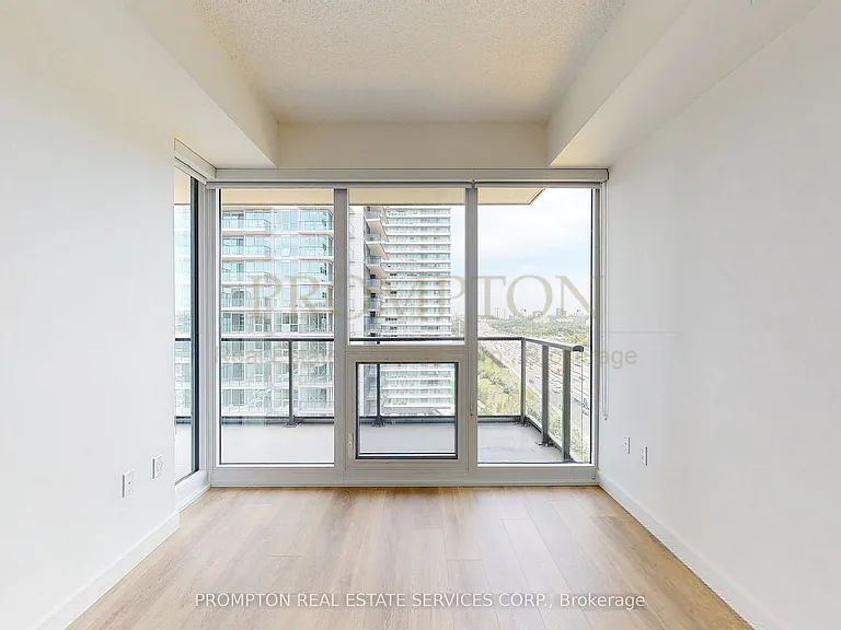 95 McMahon Dr #1601 — Photo 16