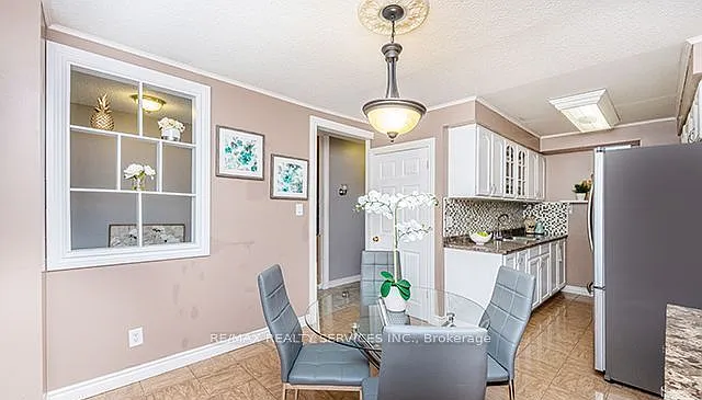 20 Carleton Pl #20 — Photo 3