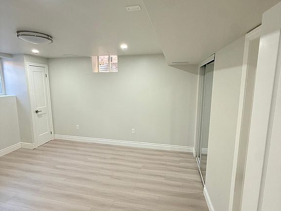 4th image of 21 Cattail Cres #Basement
