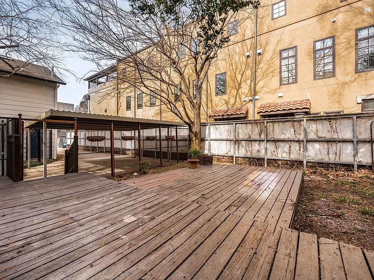 4315 Gilbert Ave — Photo 20