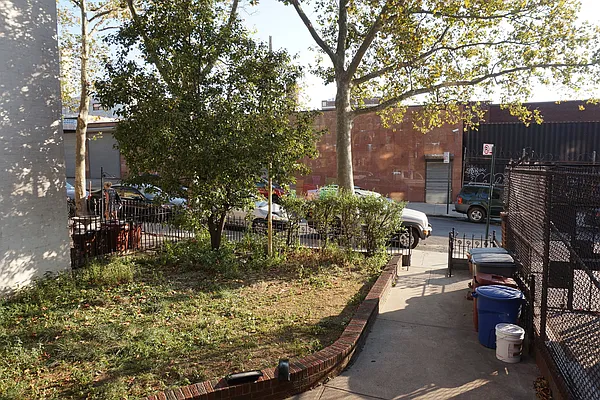 Rented by Citi Nest Group LLC | media 27