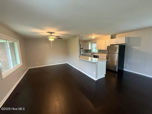 3 bed, 2.0 bath, 1190 sqft, $1,725 — Photo 2