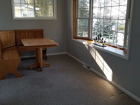 4th image of 1336 S Lake Dr