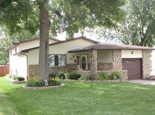 1705 17th Ave, Sterling, IL 61081