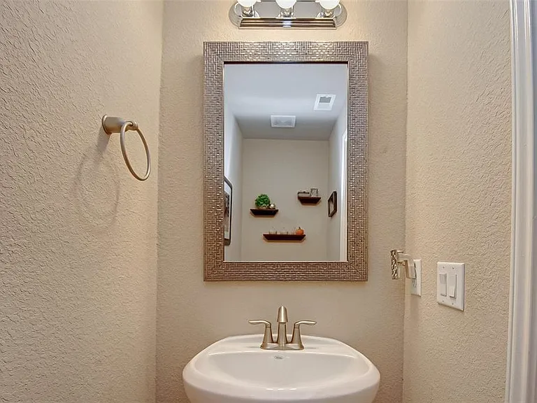 24510 Rossmore Hill Ct — Photo 7