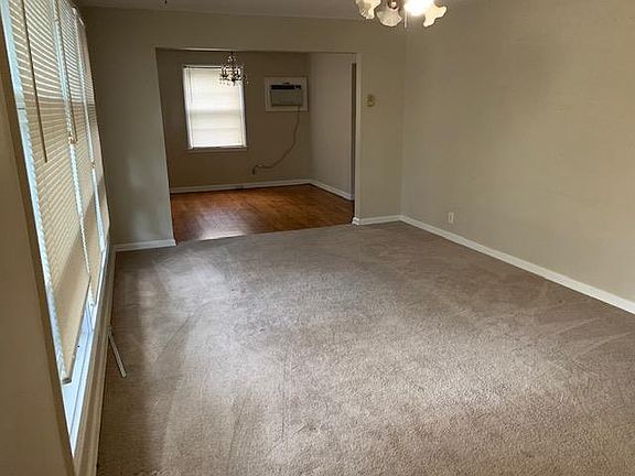 5th image of 102 Graeme Dr #A