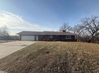 920 Woodland Dr, Centerville, IA 52544