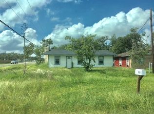 831 S Verne St, Rockport, TX 78382