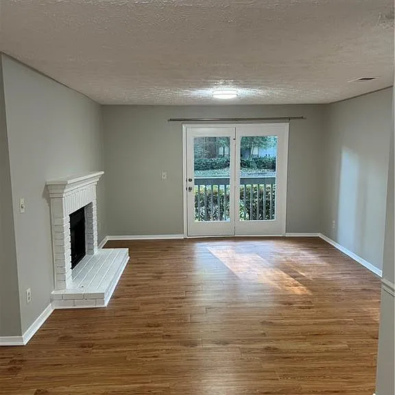 1413 Tuxworth Cir — Photo 3