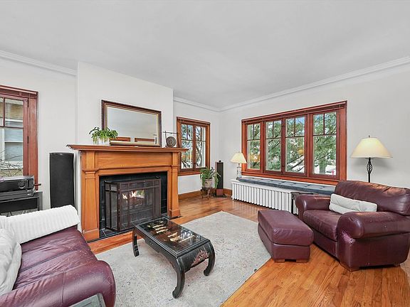 3rd image of 924 N Euclid Ave