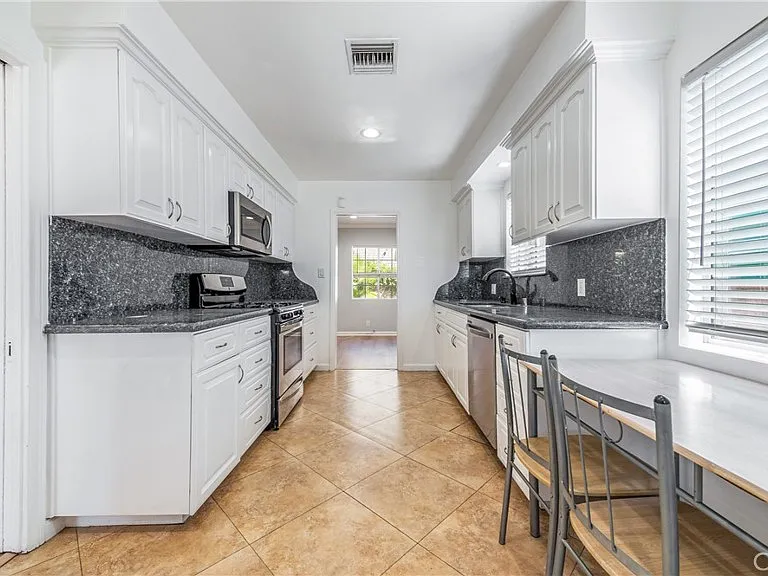 12549 Barbara Ann St — Photo 12