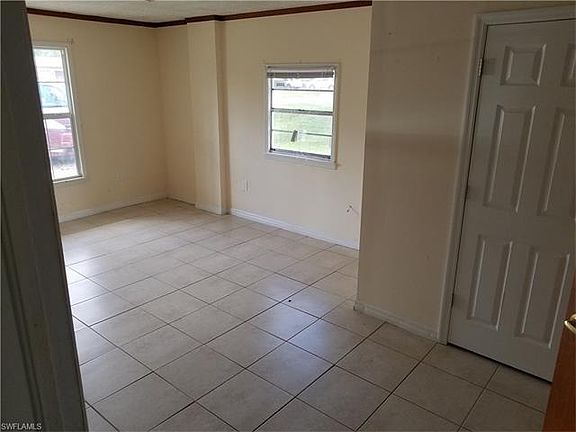 5th image of 1158 Travis Ave
