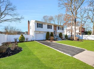 1646 Claas Ave, Holbrook, NY 11741