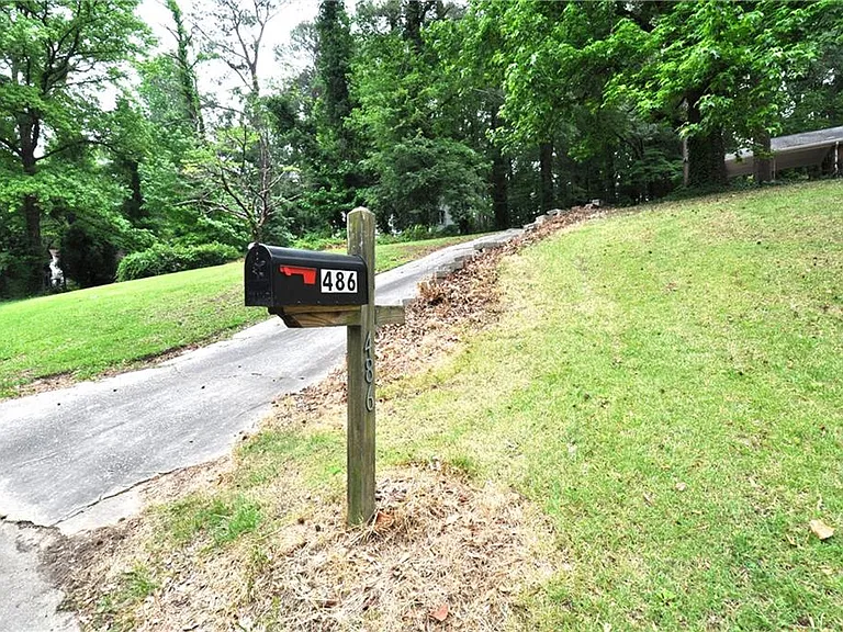 486 Pegg Rd SW — Photo 2