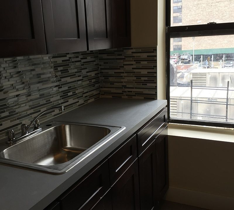 2nd image of 1694 Selwyn Ave APT 5