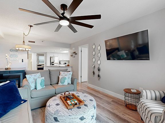 5th image of 660 Nautilus Ct Unit 2507