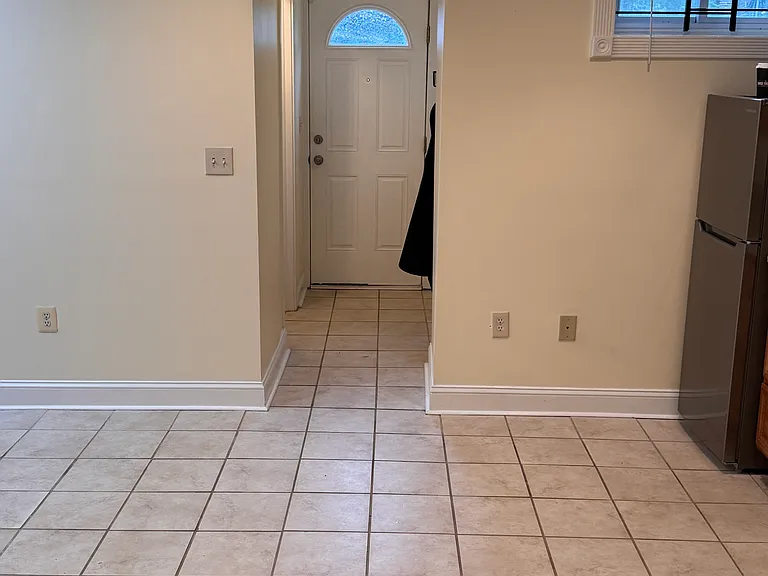 1112 Oates St NE #B — Photo 7