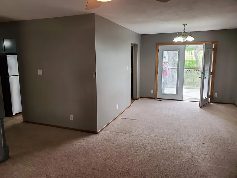 9060 Oakwood Dr — Photo 10