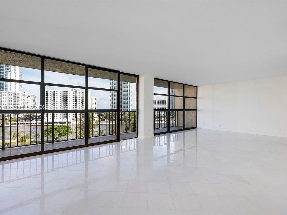 2nd image of 600 Parkview Dr APT 810