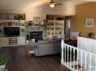 7920 Seneca Lake Rd, Ozawkie, KS 66070