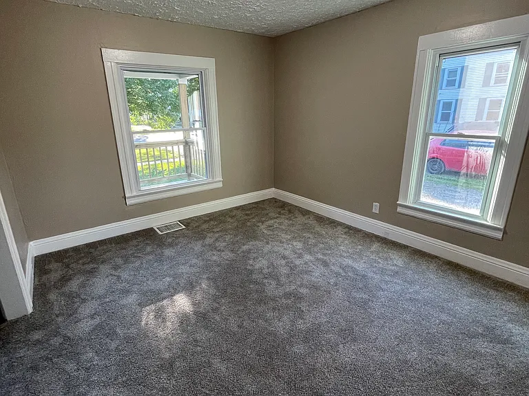 4083 S Mill Rd — Photo 7