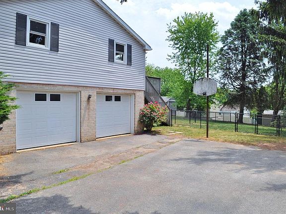 4th image of 271 Teila Dr